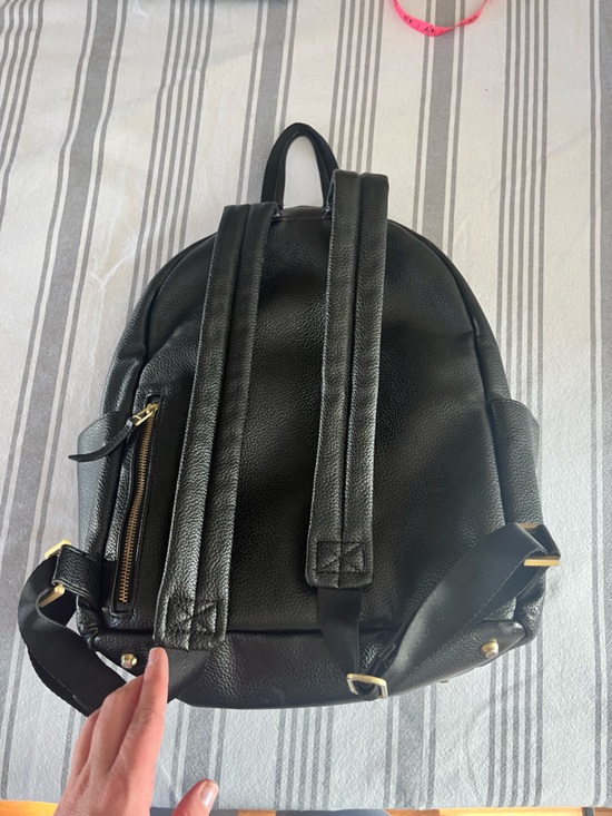 black leather backpack with gold zipper Pre Loved Chanel Caviar Interlocking Cs Closure soft rag afterwards. Women's Edge Backpack Supple Calfskin